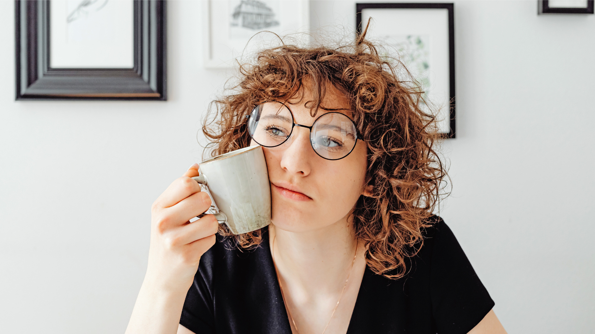 Kopi dan Overthinking Kenapa Secangkir Kopi Sering Menemani Pikiran yang Tidak Mau Diam